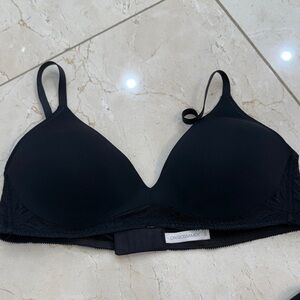 On Gossamer Elegant Black Bra